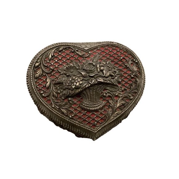 Time For Us Vintage Silver tone Metal Trinket Jewelry Box Flower Heart 3 Footed - Picture 1 of 13